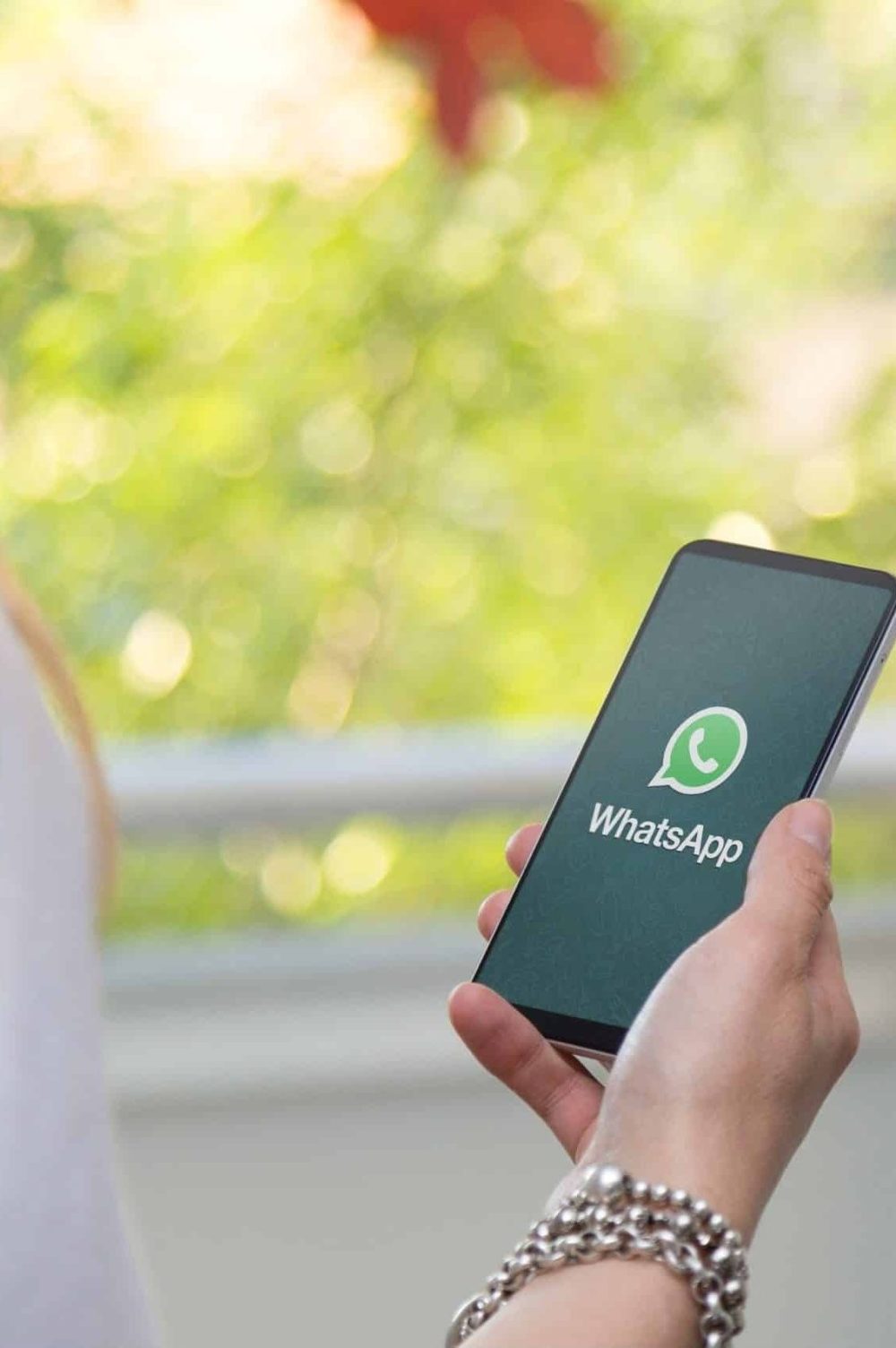 whatsapp contact center